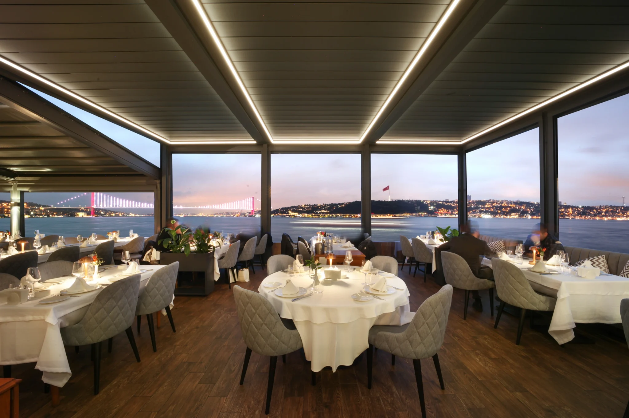 Delmare-Restaurant-Business-Meeting-04-Alturk