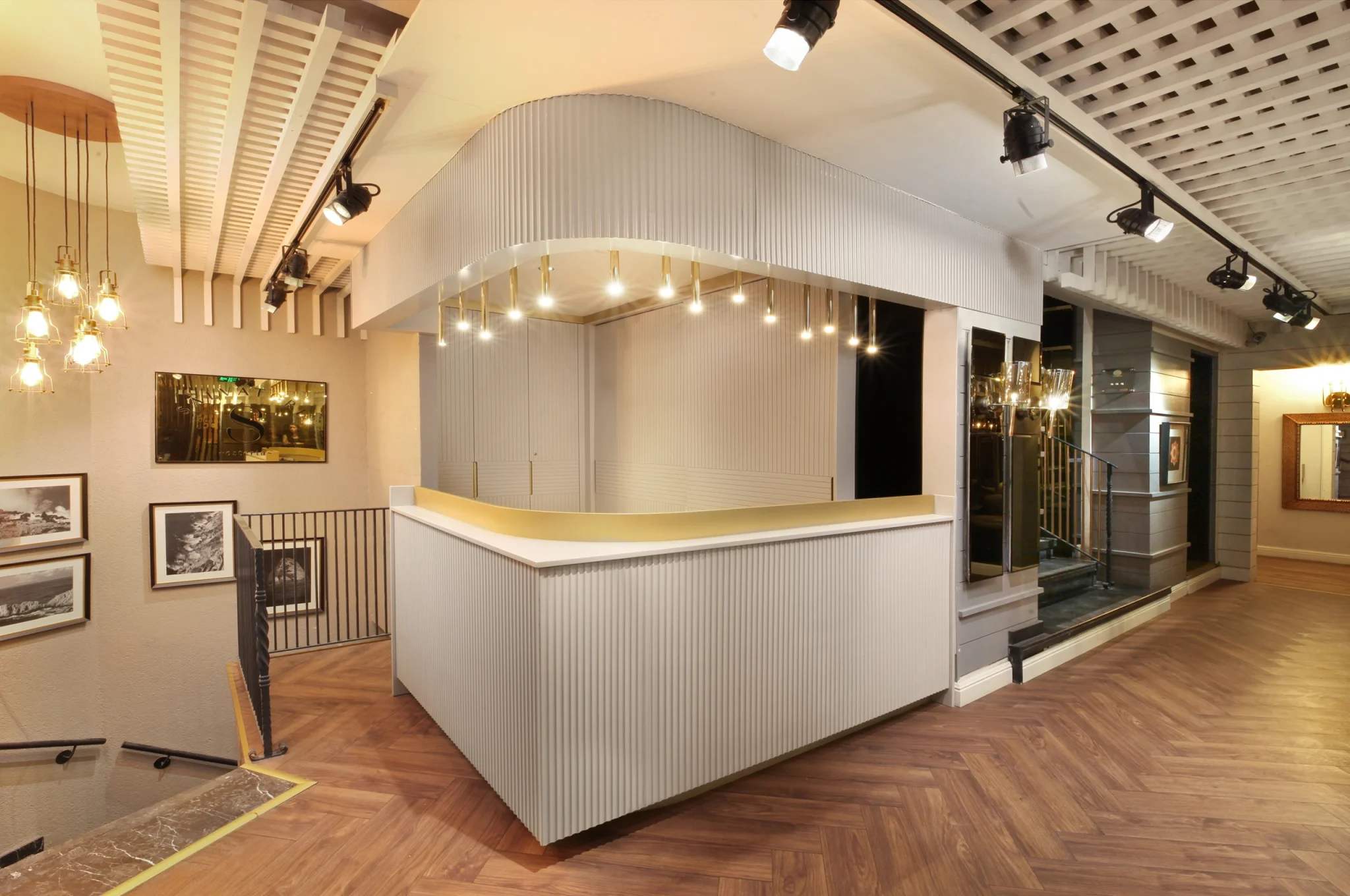 Delmare-Restaurant-Entrance-01-Alturk