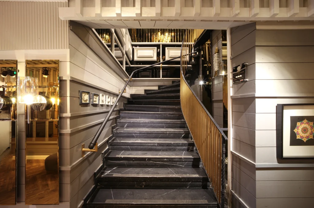 Delmare-Restaurant-Entrance-03-Alturk