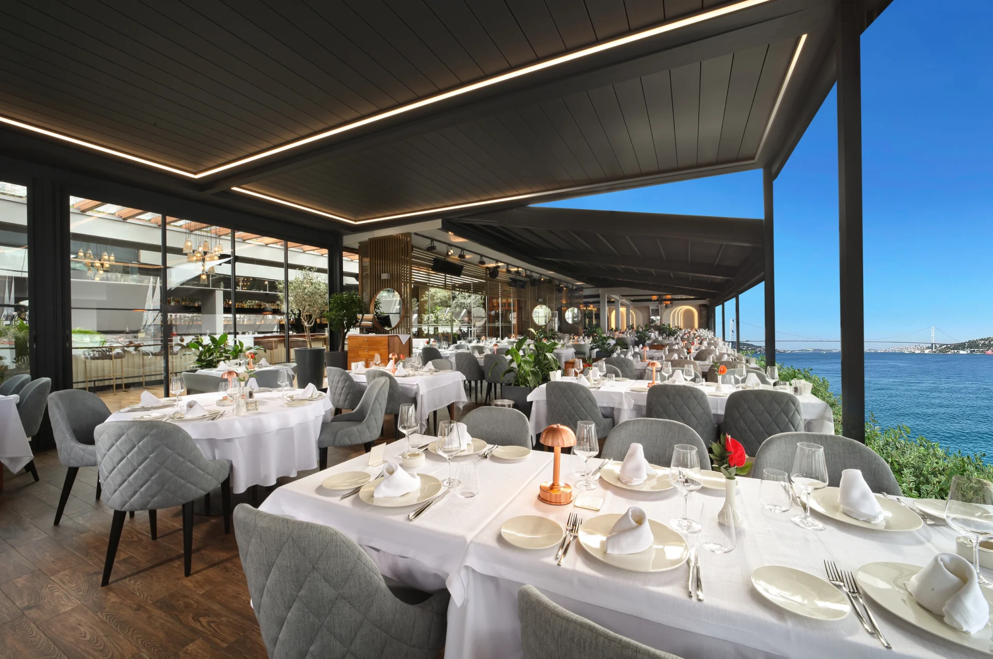 Delmare-Restaurant-Interior-06-Alturk