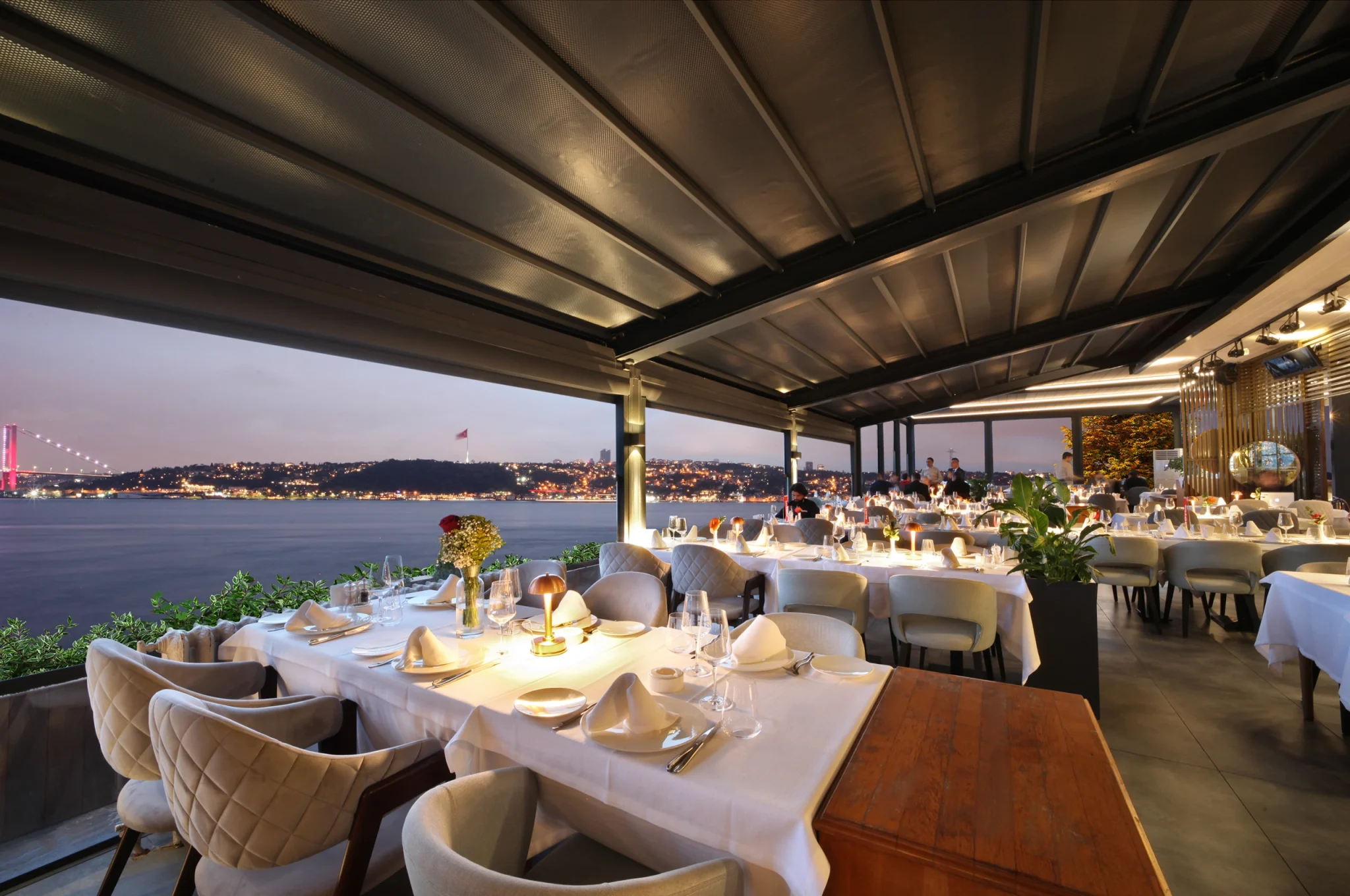 Delmare-Restaurant-Interior-09-Alturk