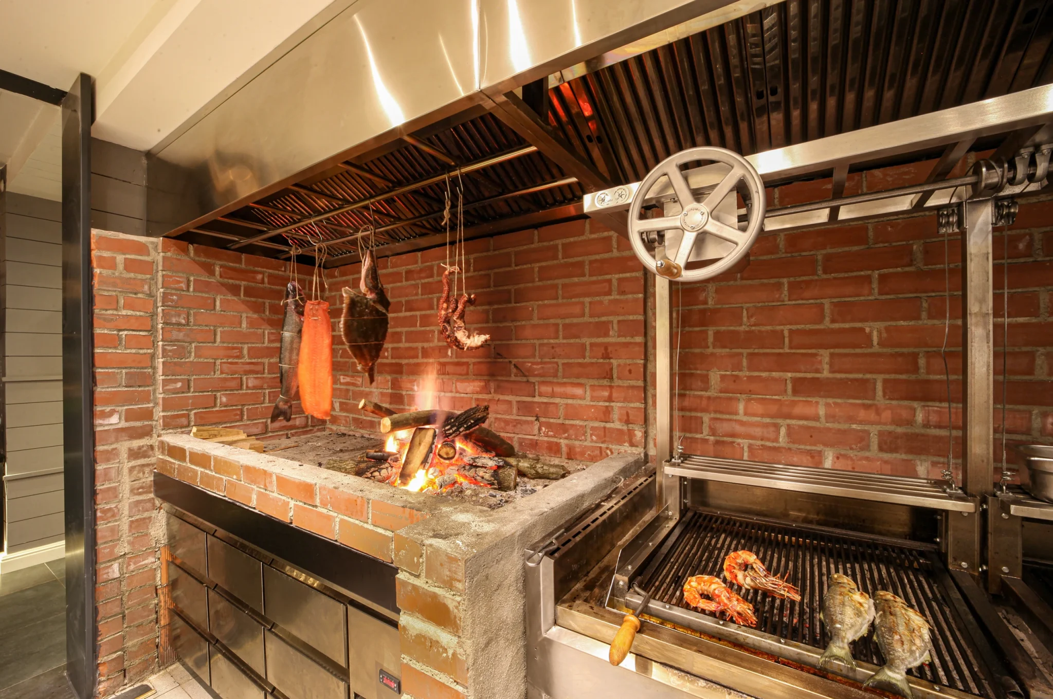 Delmare-Restaurant-Show-Kitchen-Chef-02-Alturk