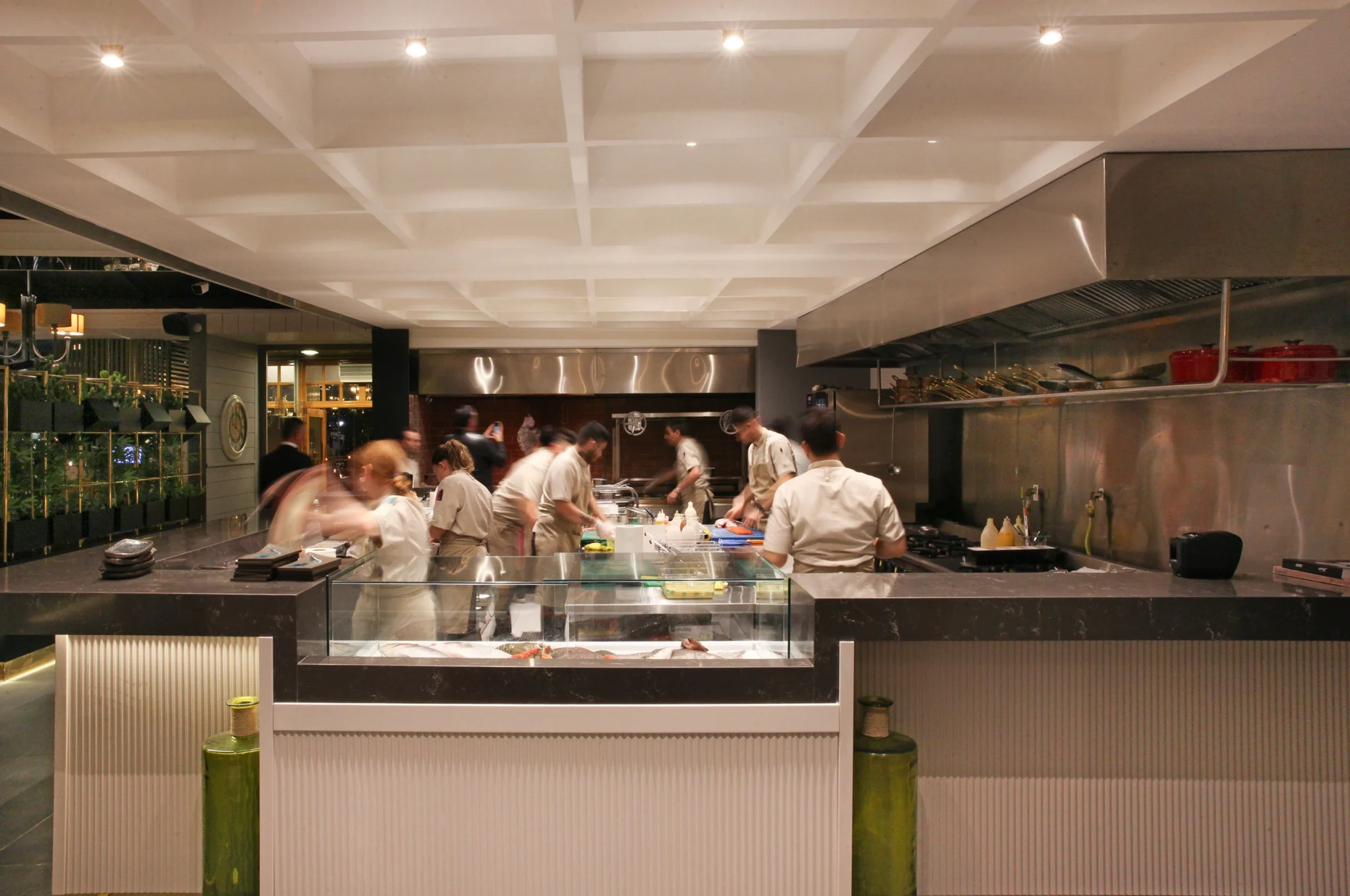 Delmare-Restaurant-Show-Kitchen-Chef-04-Alturk