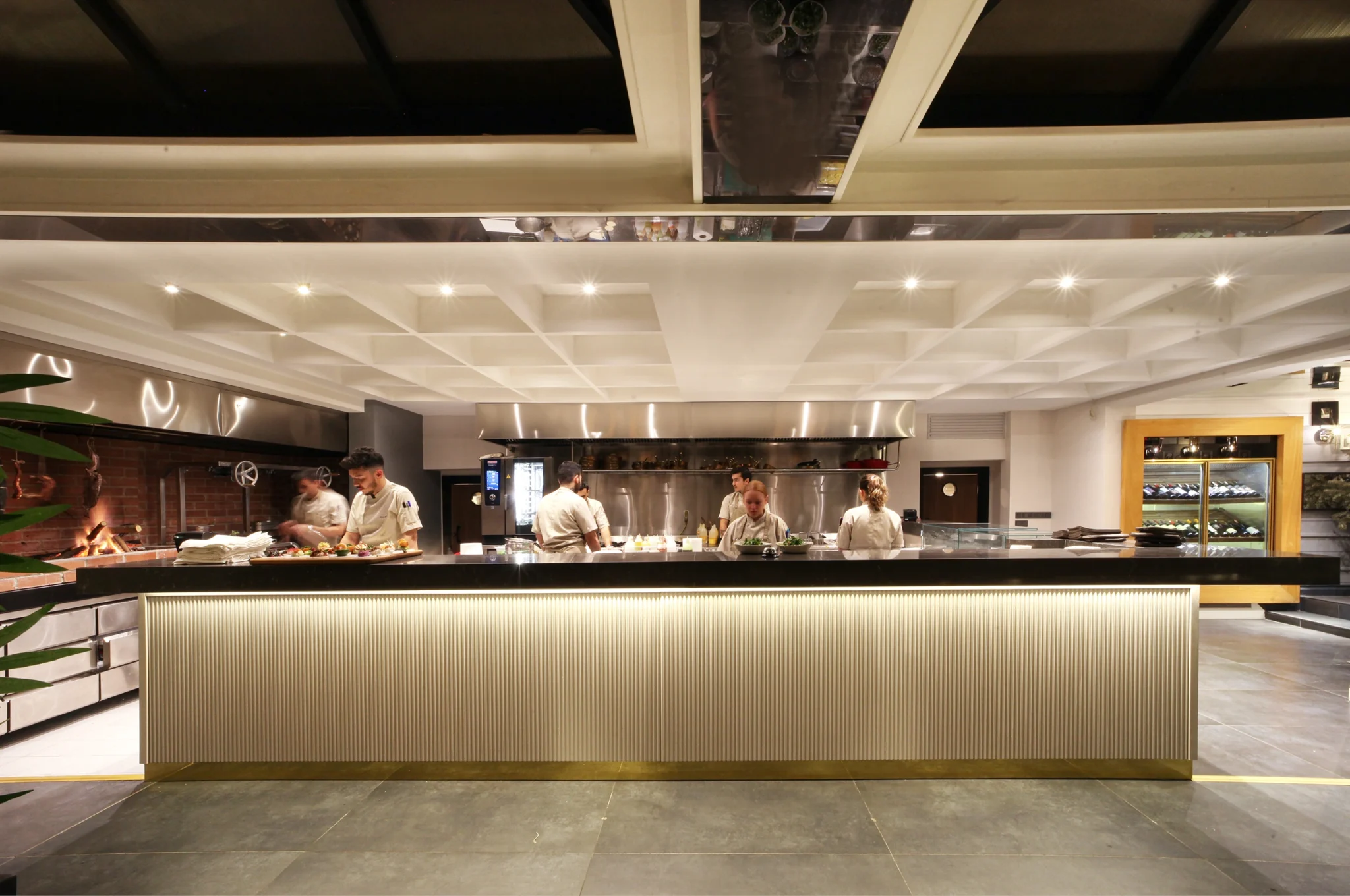 Delmare-Restaurant-Show-Kitchen-Chef-05-Alturk
