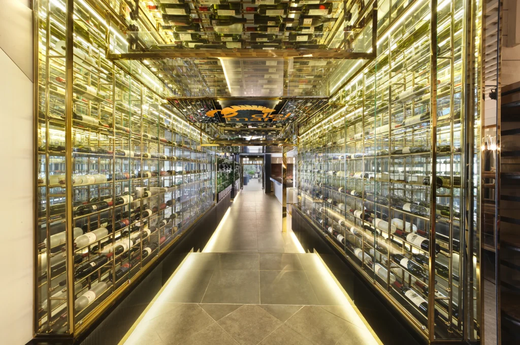 Delmare-Restaurant-Wine-Cabinet-04-Alturk