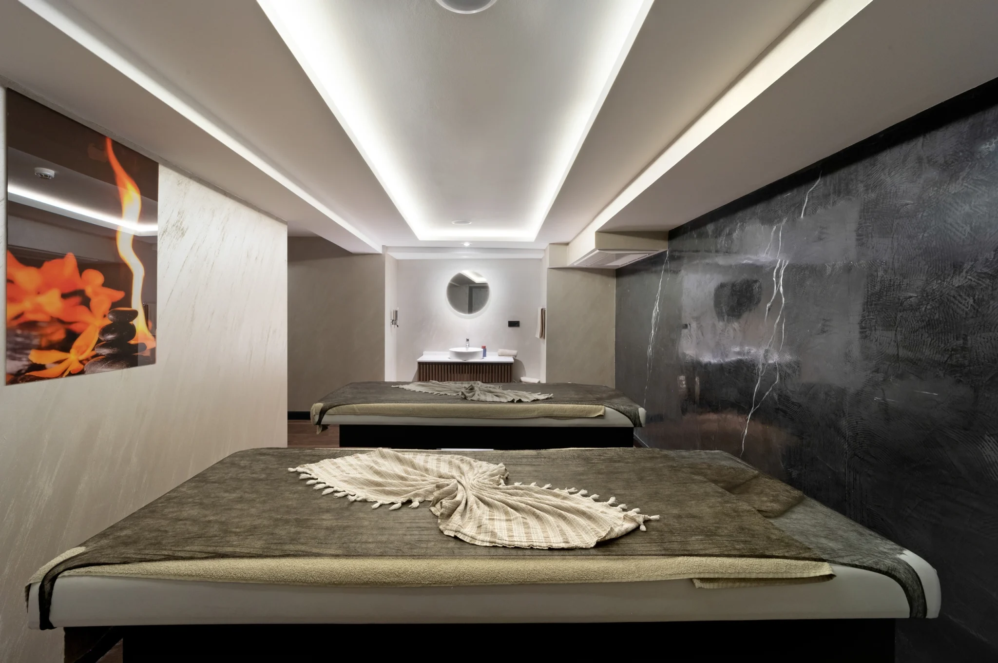 Orka-Royal-Hotel Spa-Istanbul-Massage-Room-02-Alturk