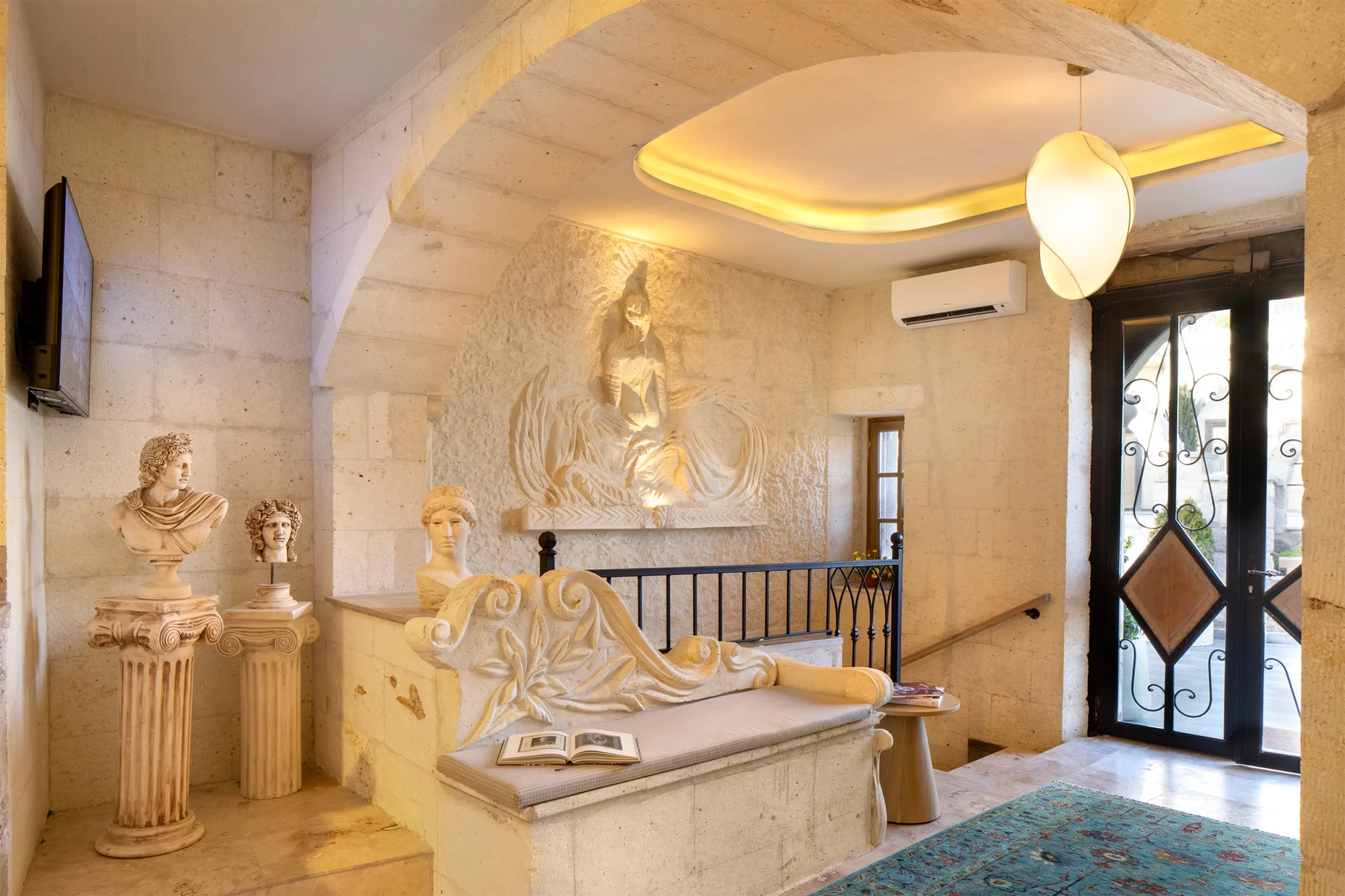 Zafora-Cave-Hotel-Cappadocia-Nevsehir-Lobby-02-Alturk